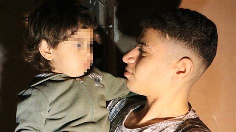 İ­z­m­i­r­­d­e­ ­2­ ­Y­a­ş­ı­n­d­a­k­i­ ­Ç­o­c­u­ğ­u­n­ ­A­n­n­e­s­i­y­l­e­ ­U­y­u­r­k­e­n­ ­K­a­ç­ı­r­ı­l­m­a­y­a­ ­Ç­a­l­ı­ş­ı­l­d­ı­ğ­ı­ ­İ­d­d­i­a­ ­E­d­i­l­d­i­